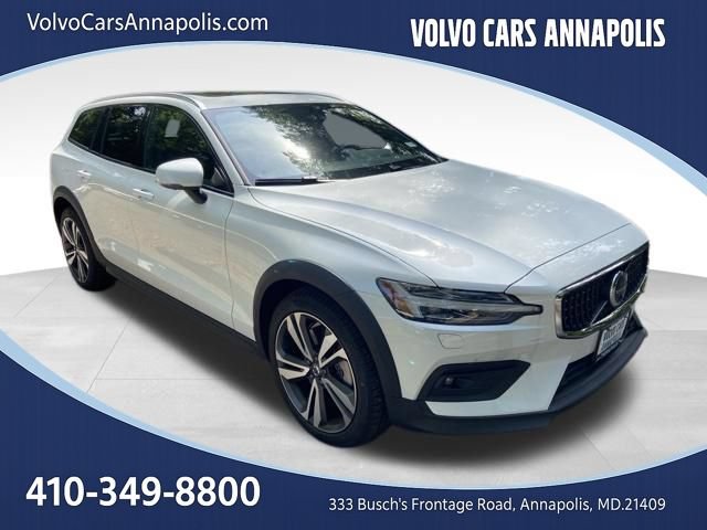 New 2026 Volvo V60 B5 Cross Country Plus w/ Protection Package Premier AWD/4WD image 1