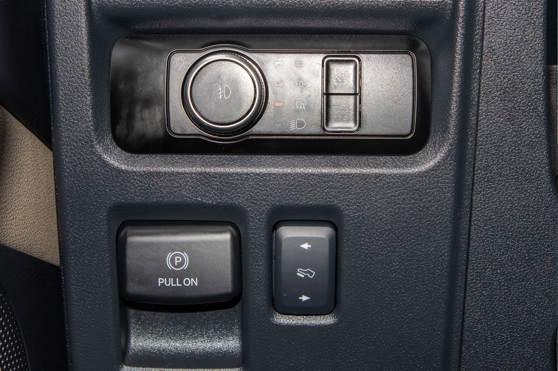 Used 2024 Ford Expedition Limited image 29