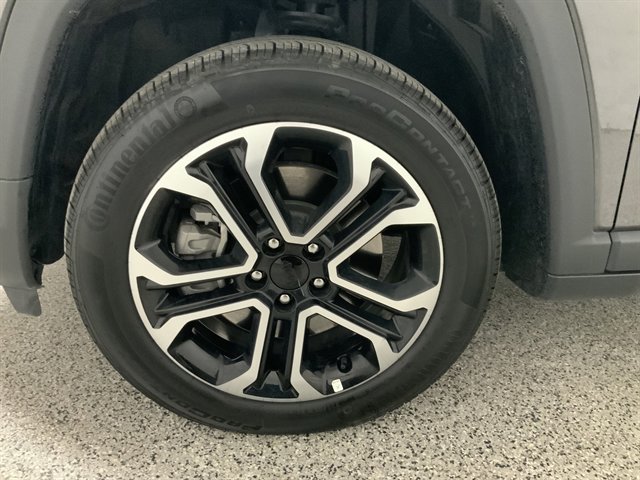 Used 2024 Jeep Compass Limited image 11