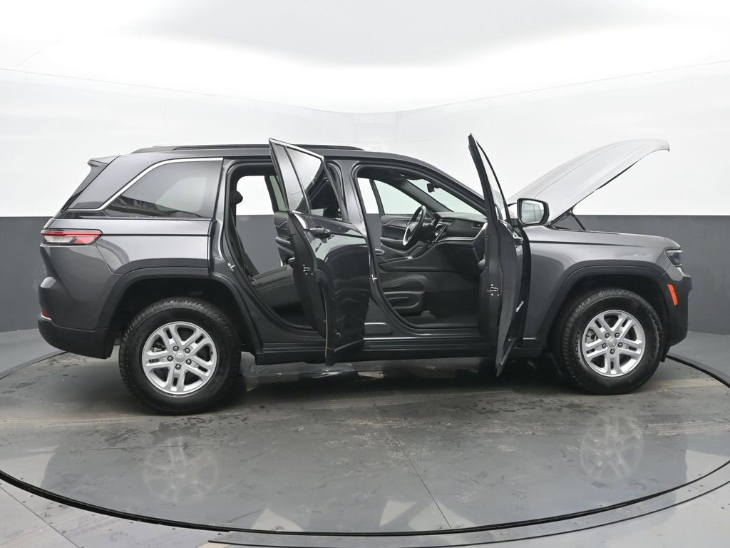 Used 2024 Jeep Grand Cherokee Laredo image 57