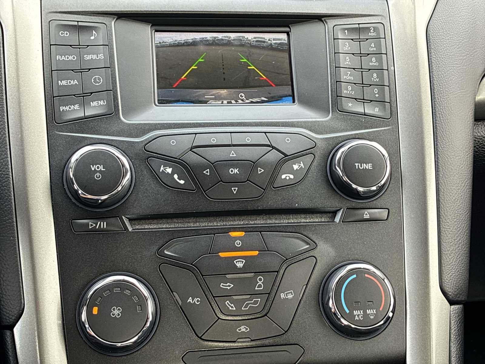 Used 2018 Ford Fusion SE FWD image 22