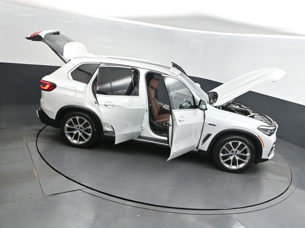 Certified 2022 BMW X5 xDrive45e w/ Premium Package image 53