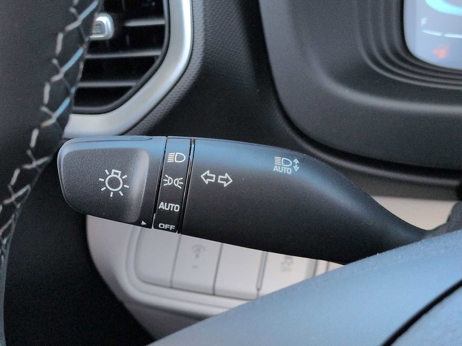 Certified 2026 Hyundai Venue SEL image 26