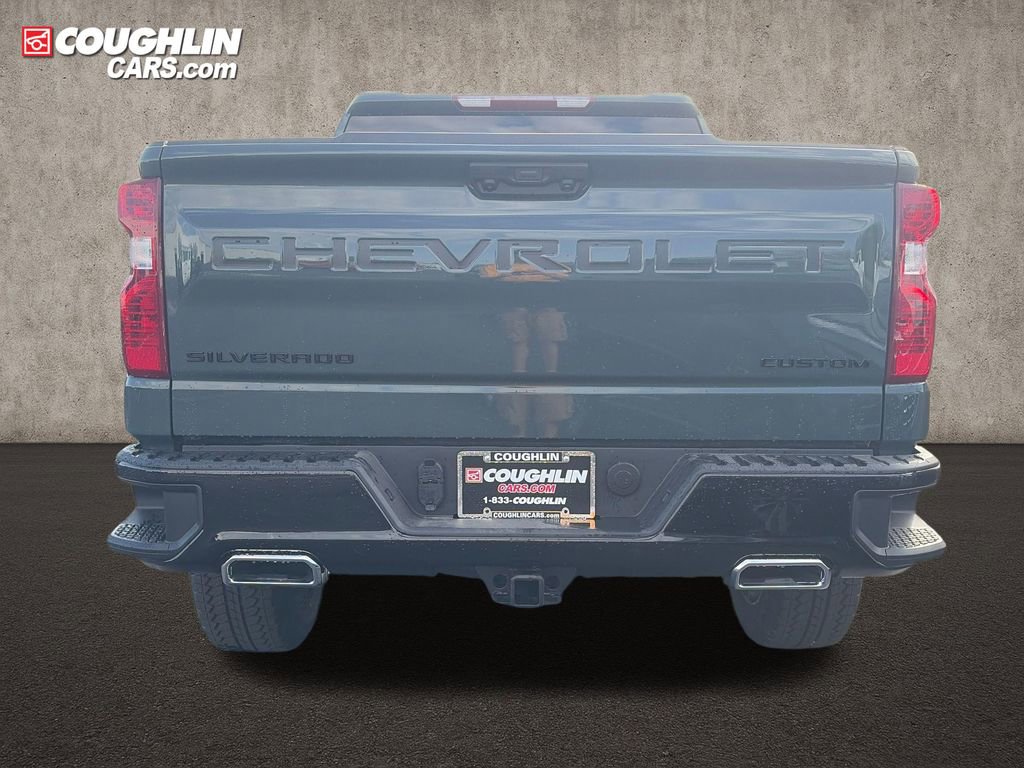 New 2026 Chevrolet Silverado 1500 Custom Trail Boss w/ LPO, Dark Essentials Package AWD/4WD image 4