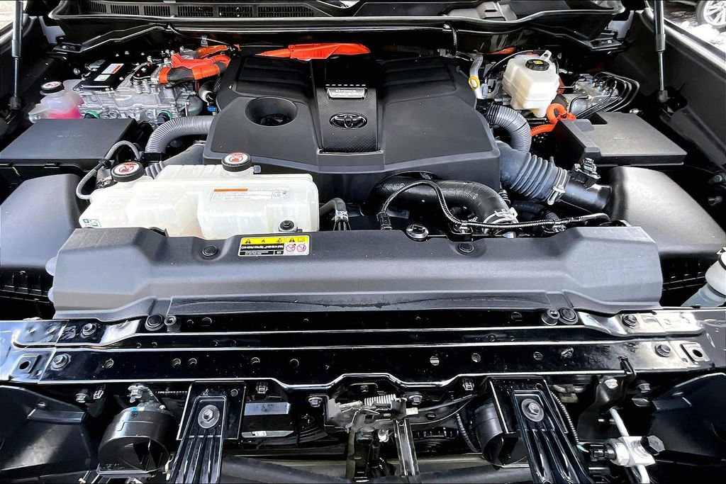 Used 2023 Toyota Sequoia Platinum image 31