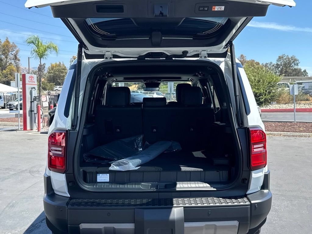 New 2027 Toyota Land Cruiser w/ Premium Package AWD/4WD image 16