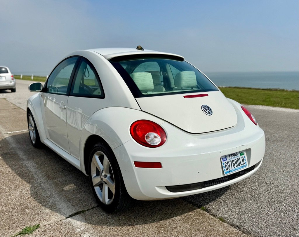 Used 2008 Volkswagen Beetle Triple White Edition image 7