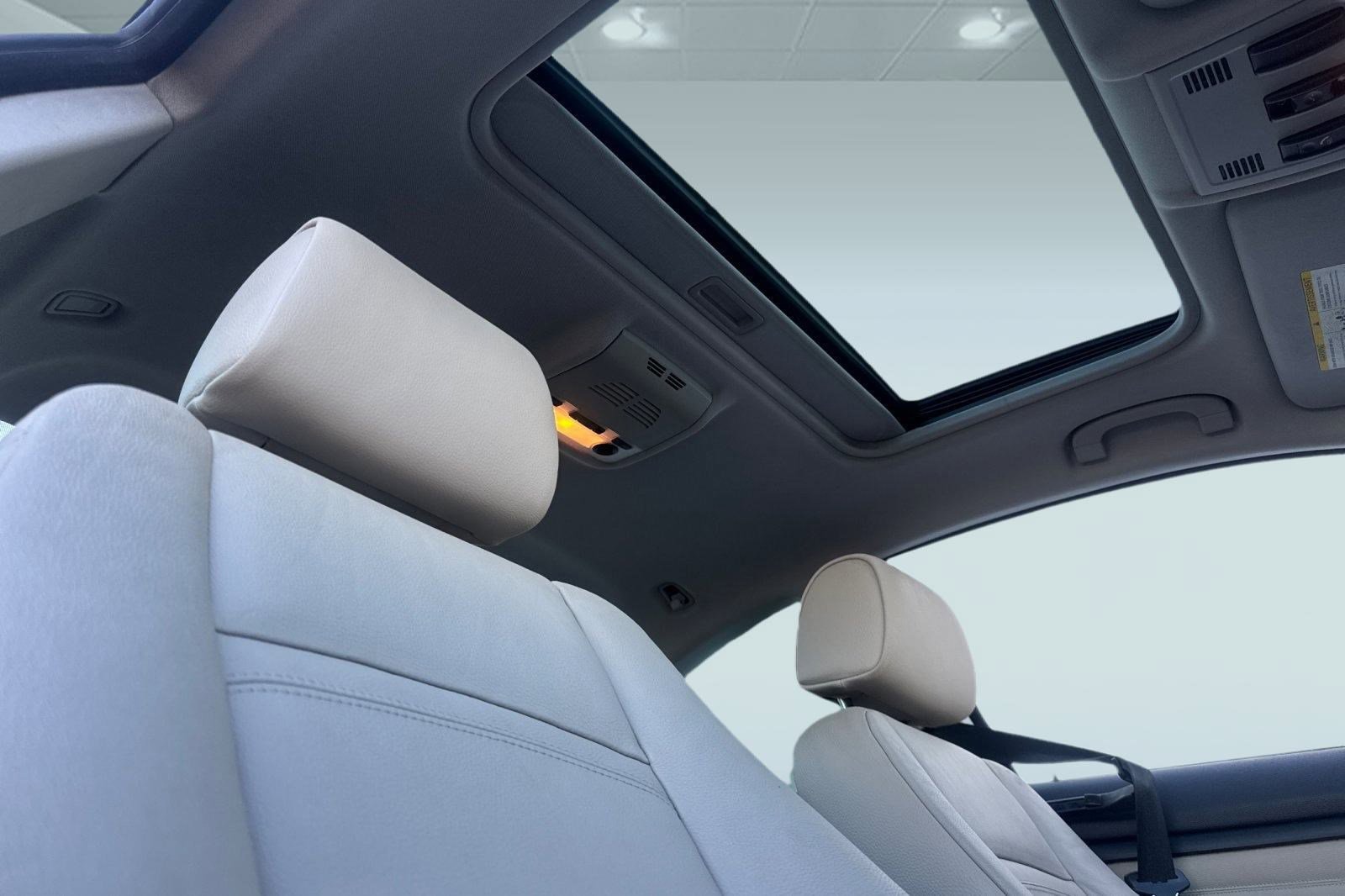 Used 2012 BMW 328i Coupe image 15