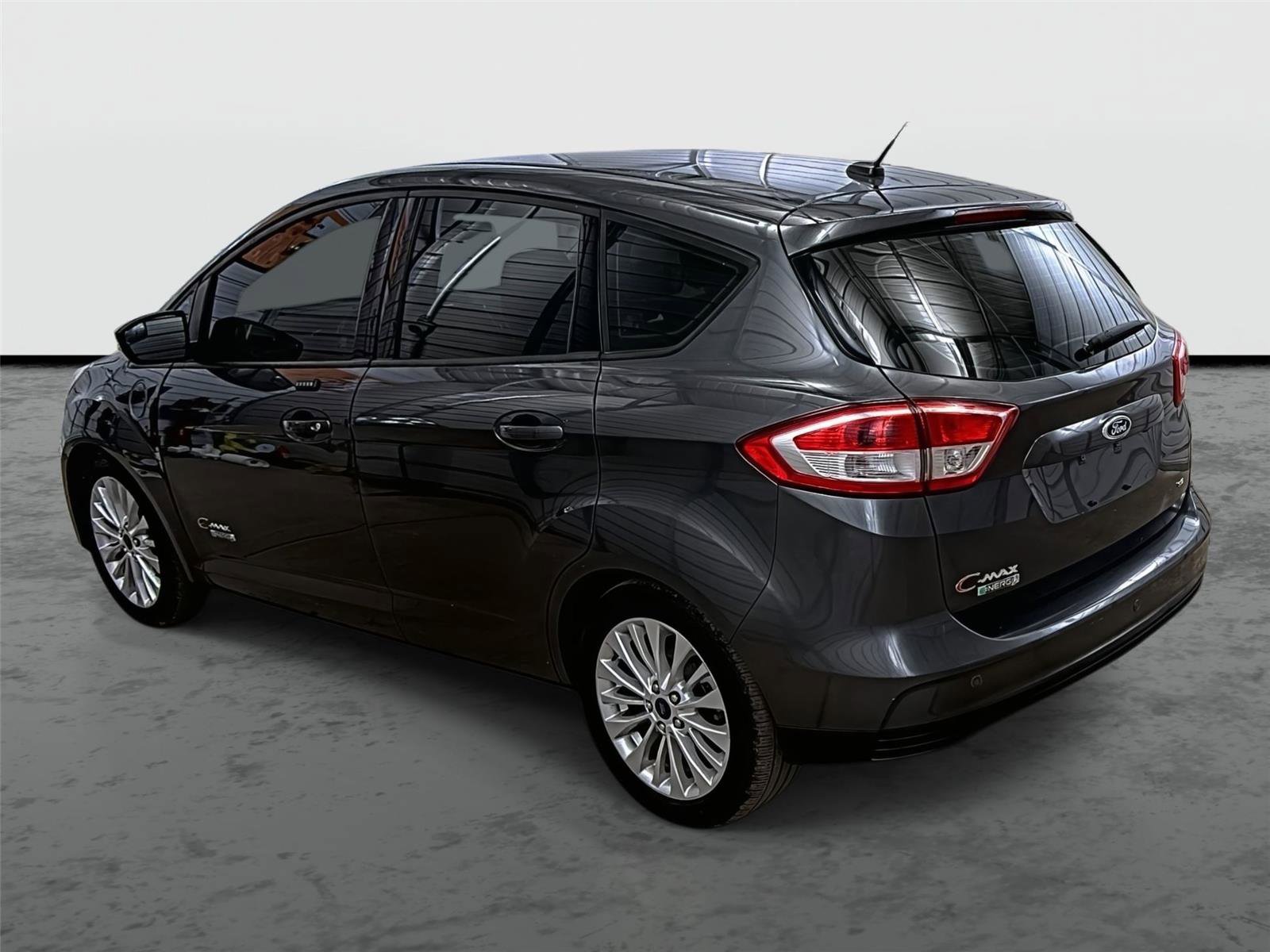 Used 2017 Ford C-MAX Energi SE w/ Equipment Group 401A image 2