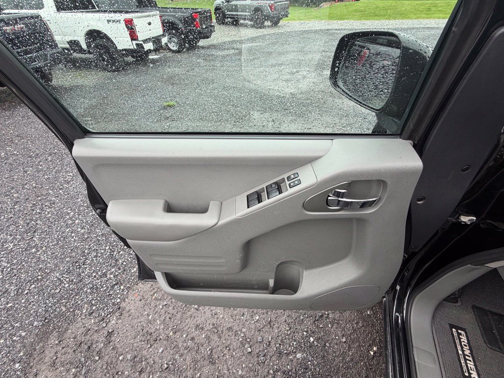 Used 2019 Nissan Frontier SV w/ Value Truck Package AWD/4WD image 5