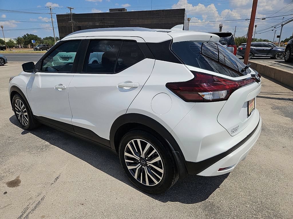 Used 2022 Nissan Kicks SV FWD image 4