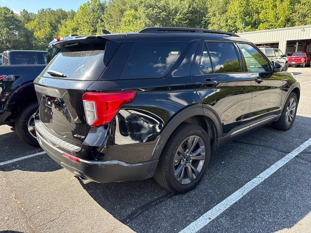 Used 2024 Ford Explorer XLT w/ Equipment Group 202A AWD/4WD image 15