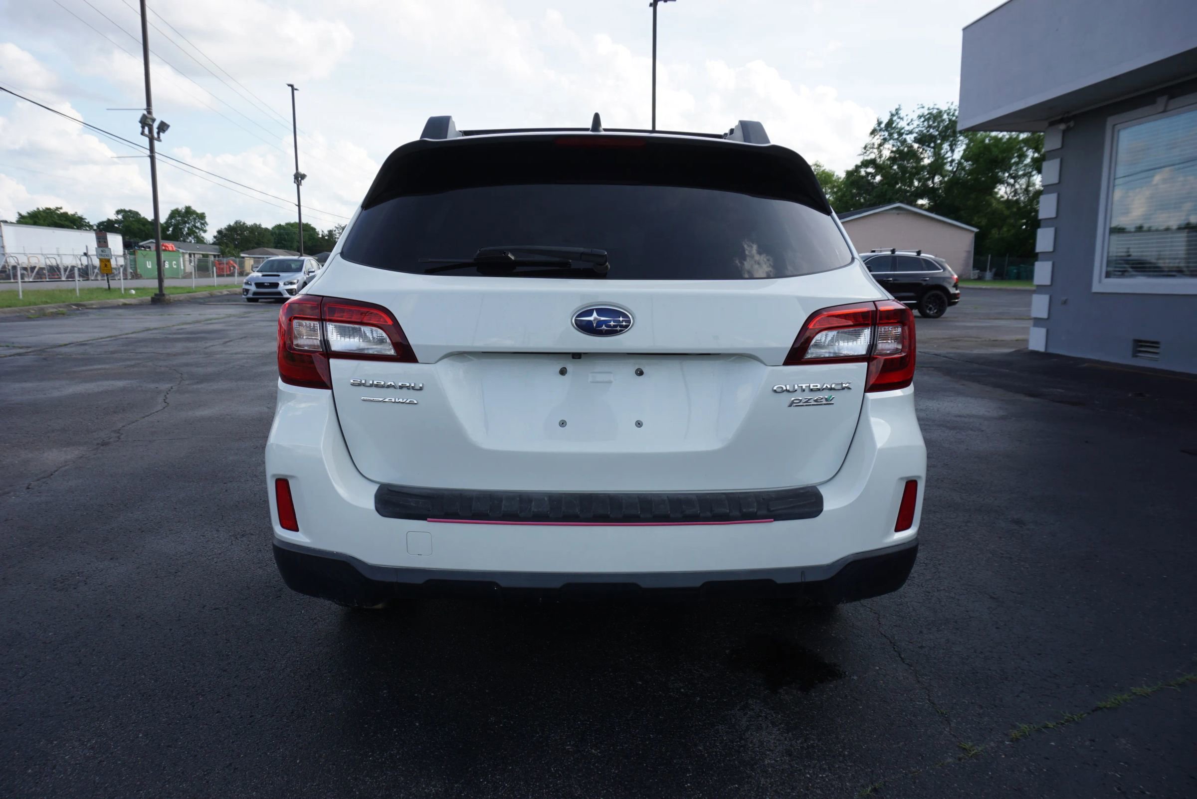 Used 2017 Subaru Outback 2.5i Limited w/ Protection Package #2 AWD/4WD image 6