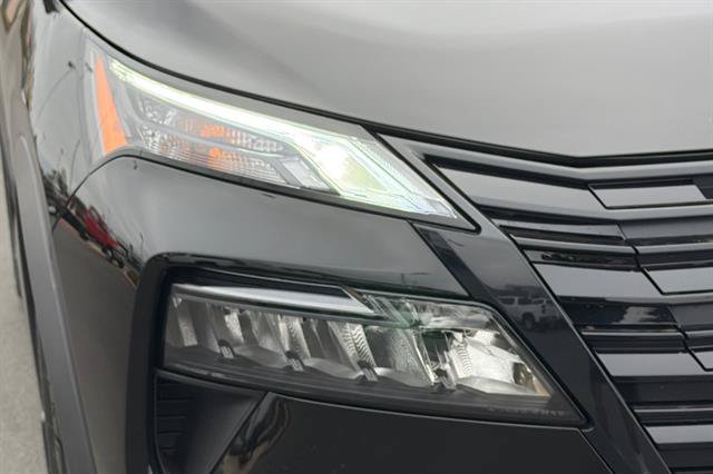 New 2026 Nissan Rogue Dark Armor FWD image 30
