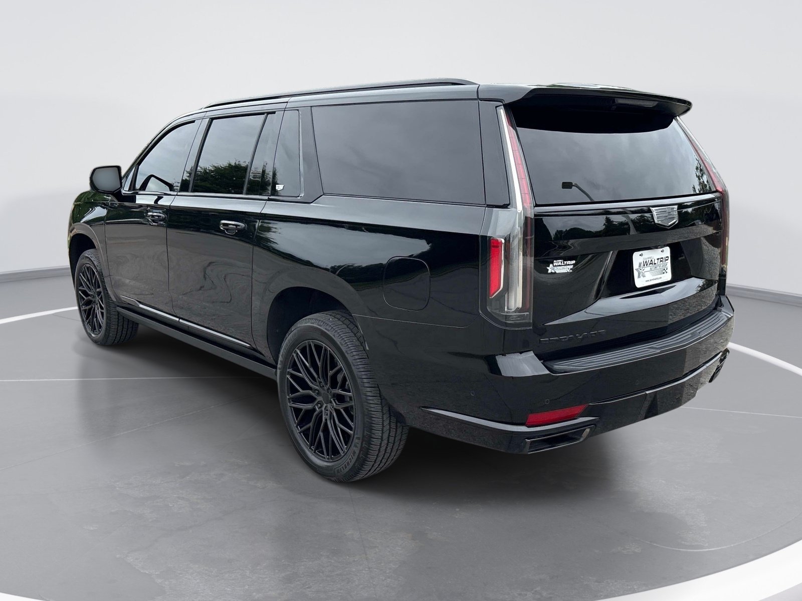 Used 2024 Cadillac Escalade ESV Sport Platinum w/ LPO, ONYX Package AWD/4WD image 6