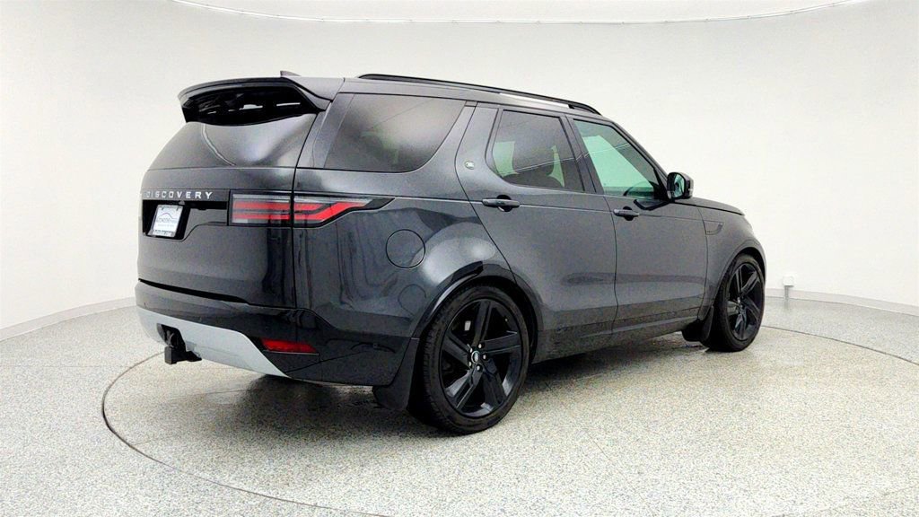 Used 2024 Land Rover Discovery Metropolitan Edition image 5