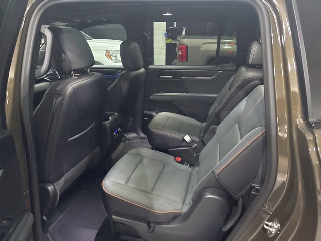 Used 2024 GMC Acadia AT4 w/ Luxury Package AWD/4WD image 26