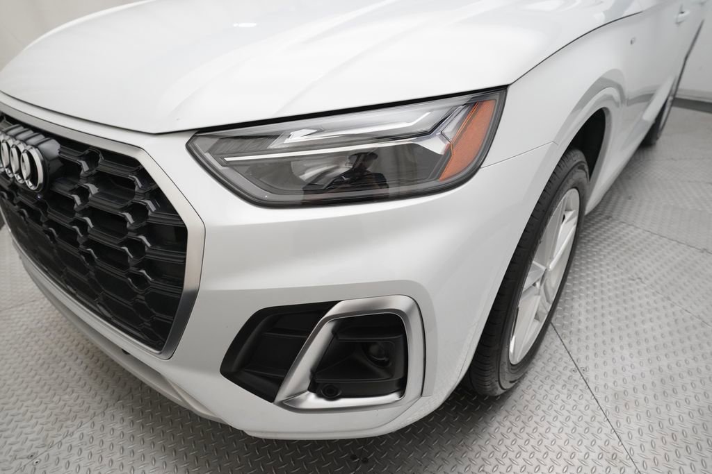 Used 2024 Audi Q5 e Premium Plus w/ Premium Plus Package image 24