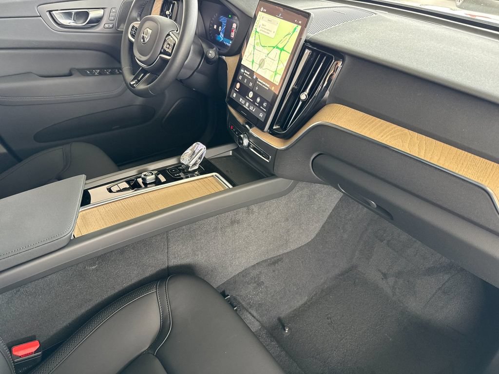 New 2026 Volvo XC60 B5 Plus w/ Climate Package AWD/4WD image 15