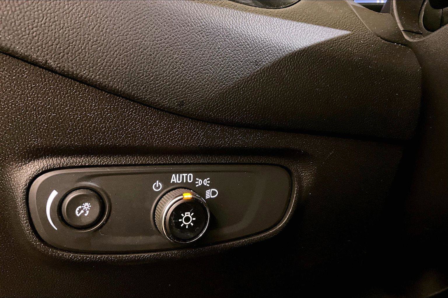 Used 2023 Chevrolet Equinox LS w/ LS Convenience Package image 30