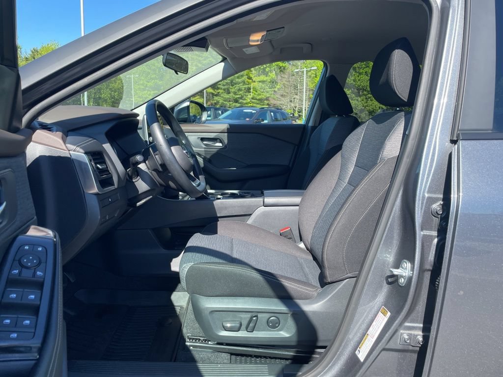 Used 2023 Nissan Rogue SV AWD/4WD image 26
