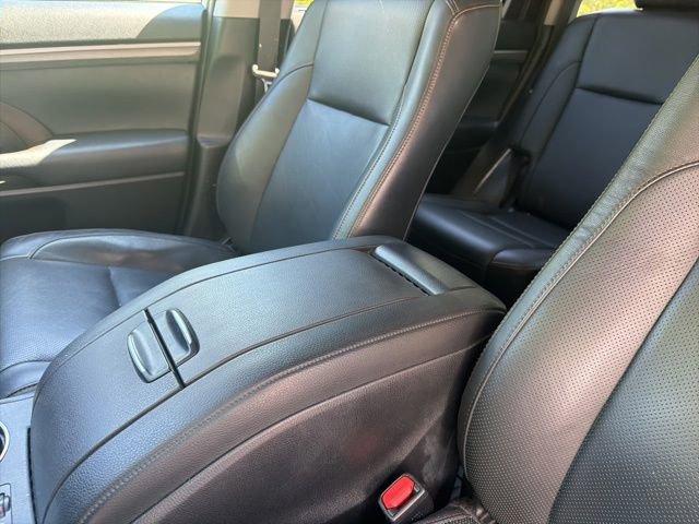 Used 2019 Toyota Highlander Limited AWD/4WD image 20