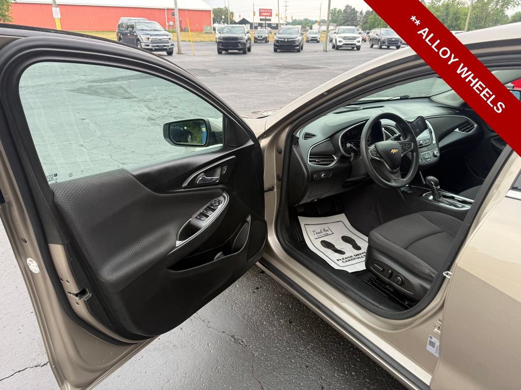 Used 2022 Chevrolet Malibu LS w/ Driver Confidence Package II FWD image 13