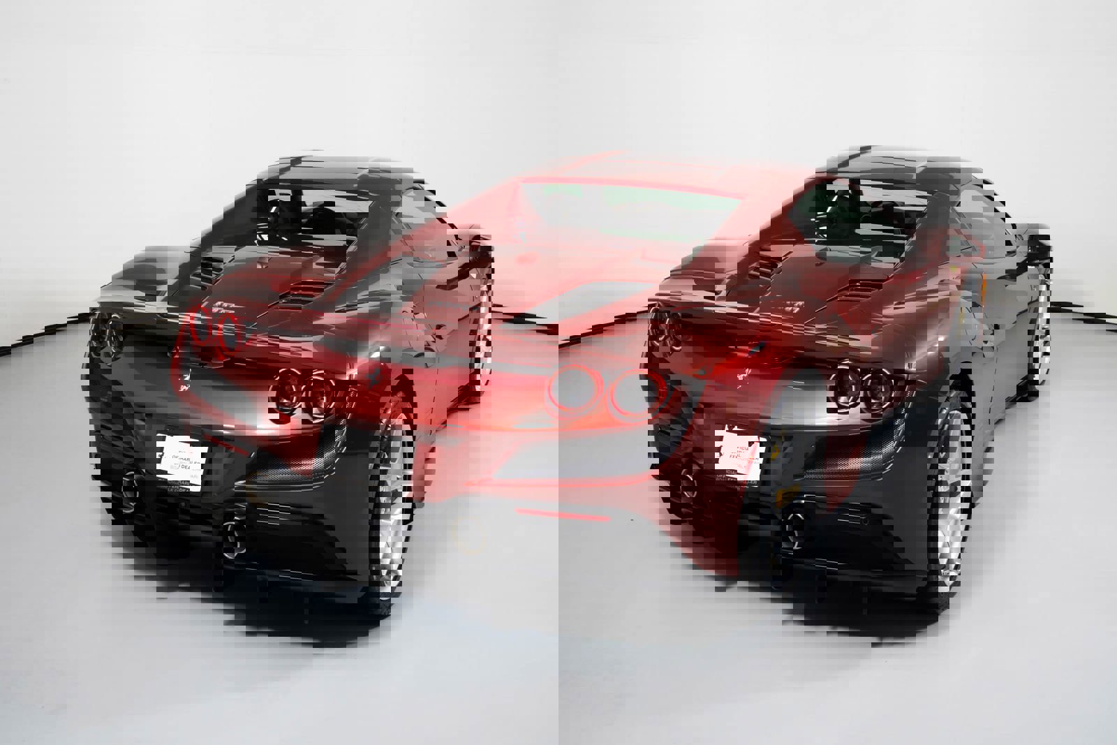 Used 2023 Ferrari F8 Spider image 19