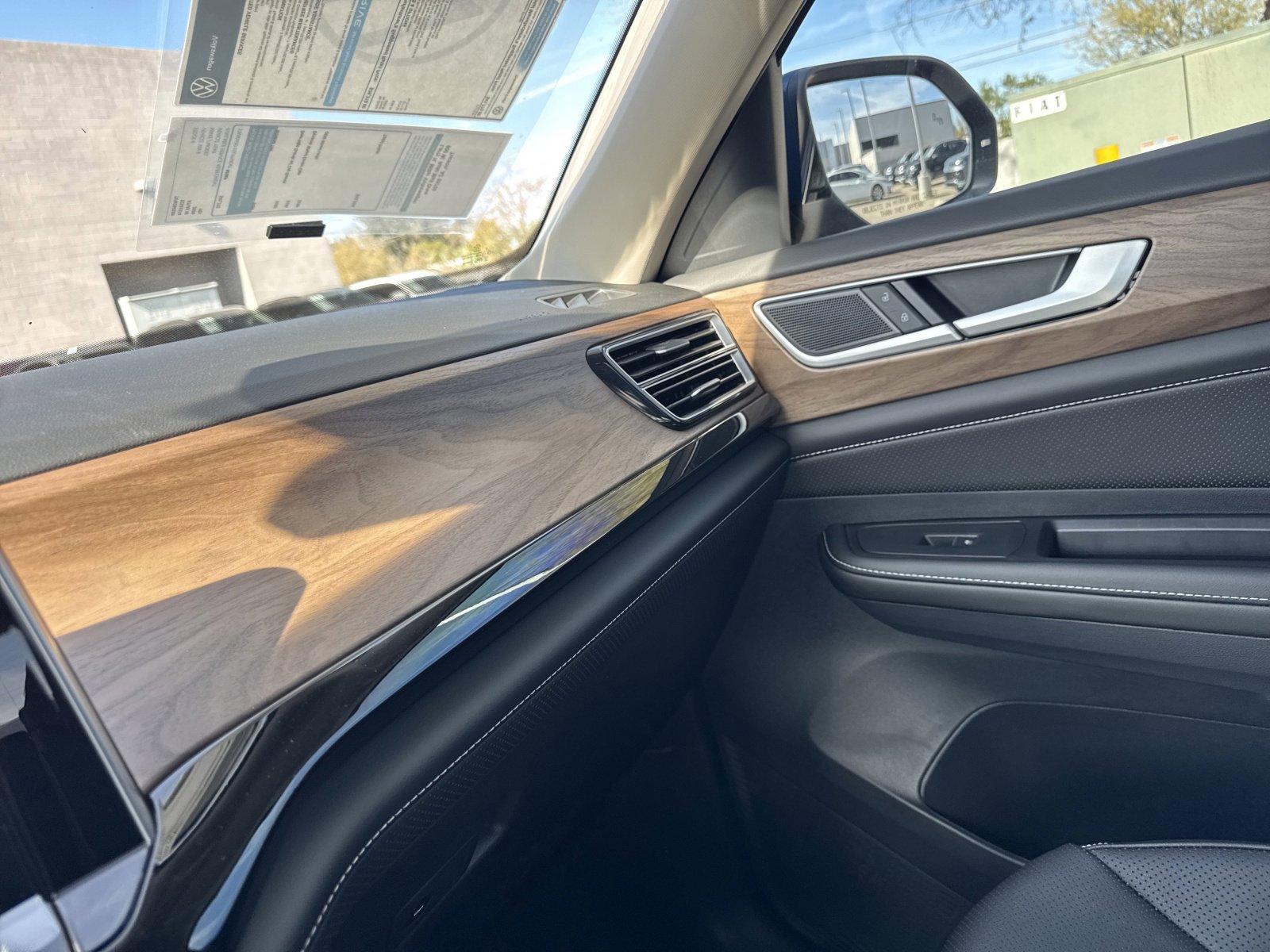 New 2026 Volkswagen Atlas SE image 26