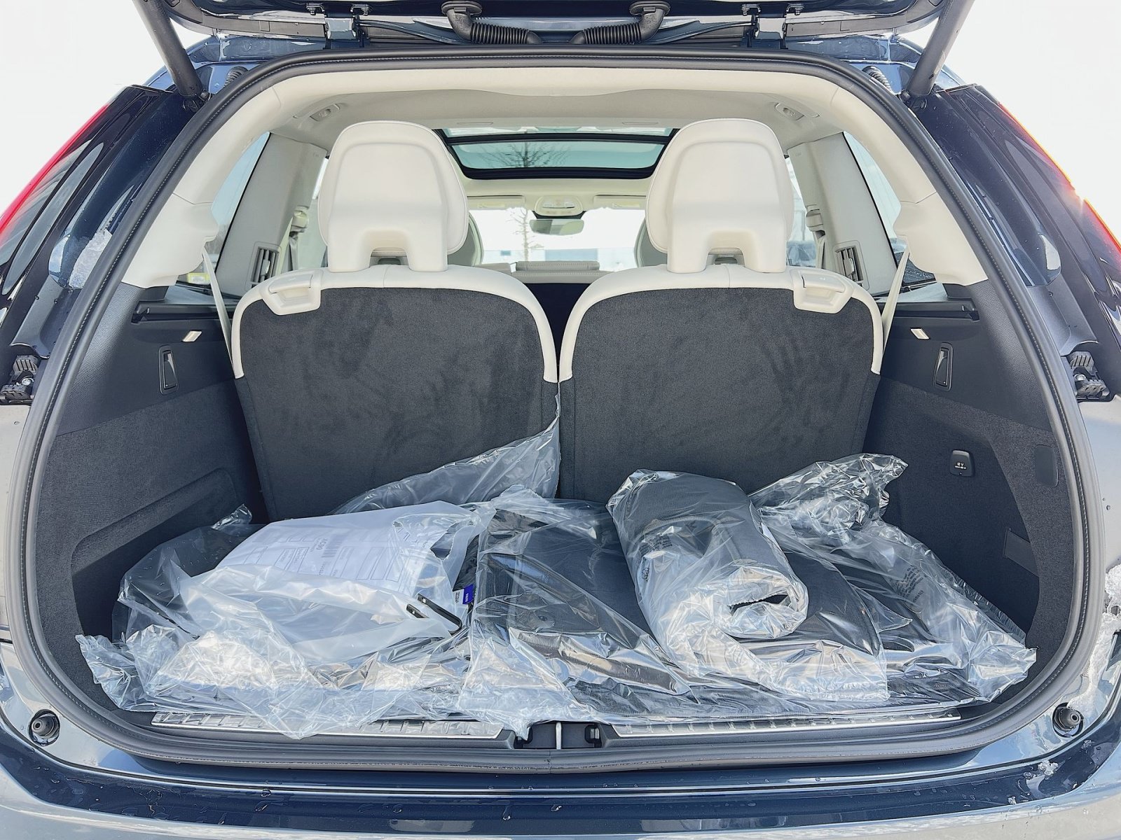 New 2026 Volvo XC90 B6 Ultra w/ Protection Package AWD/4WD image 35