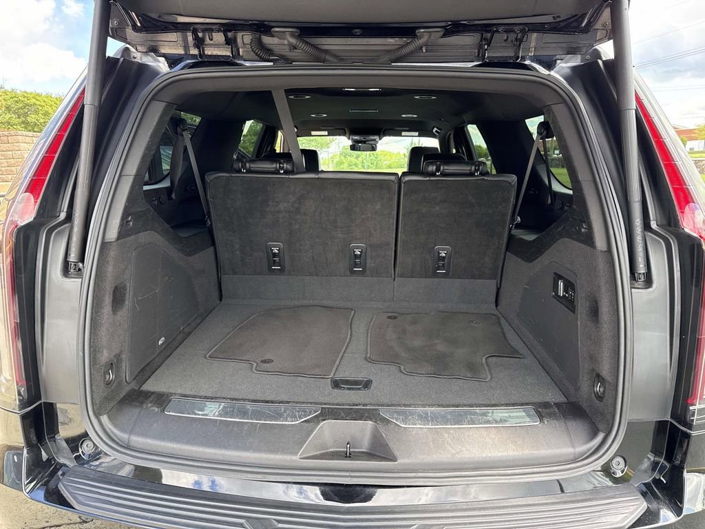 Used 2023 Cadillac Escalade ESV Luxury RWD image 25