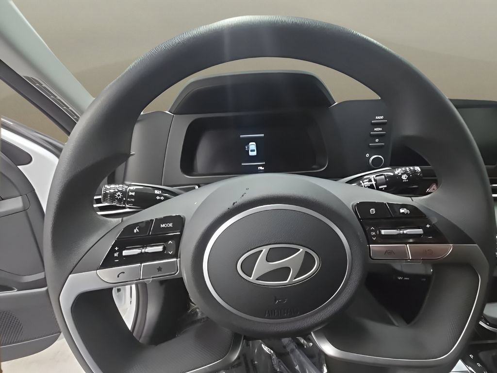 New 2026 Hyundai Elantra SE FWD image 22
