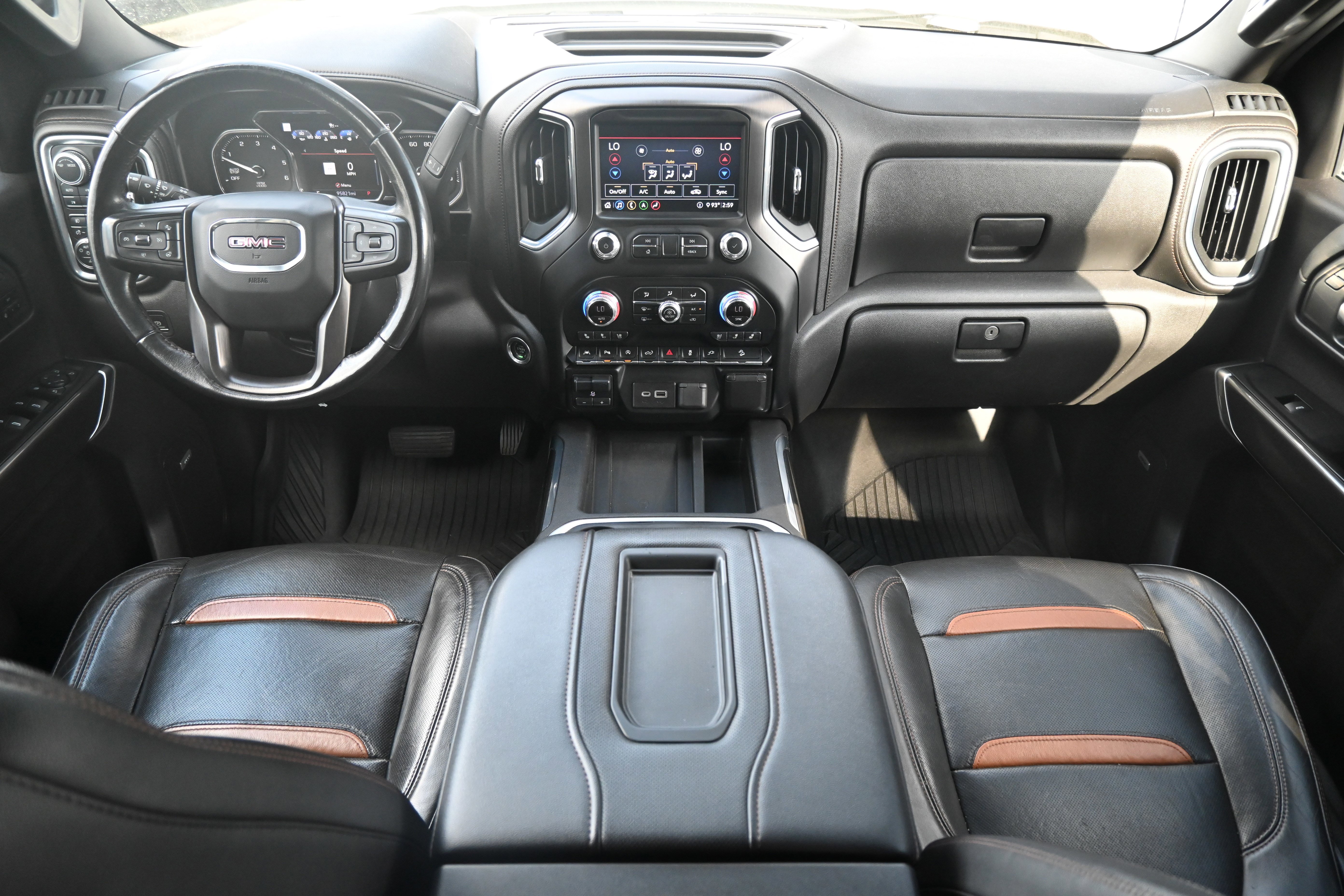 Used 2020 GMC Sierra 1500 AT4 w/ AT4 Premium Package image 3