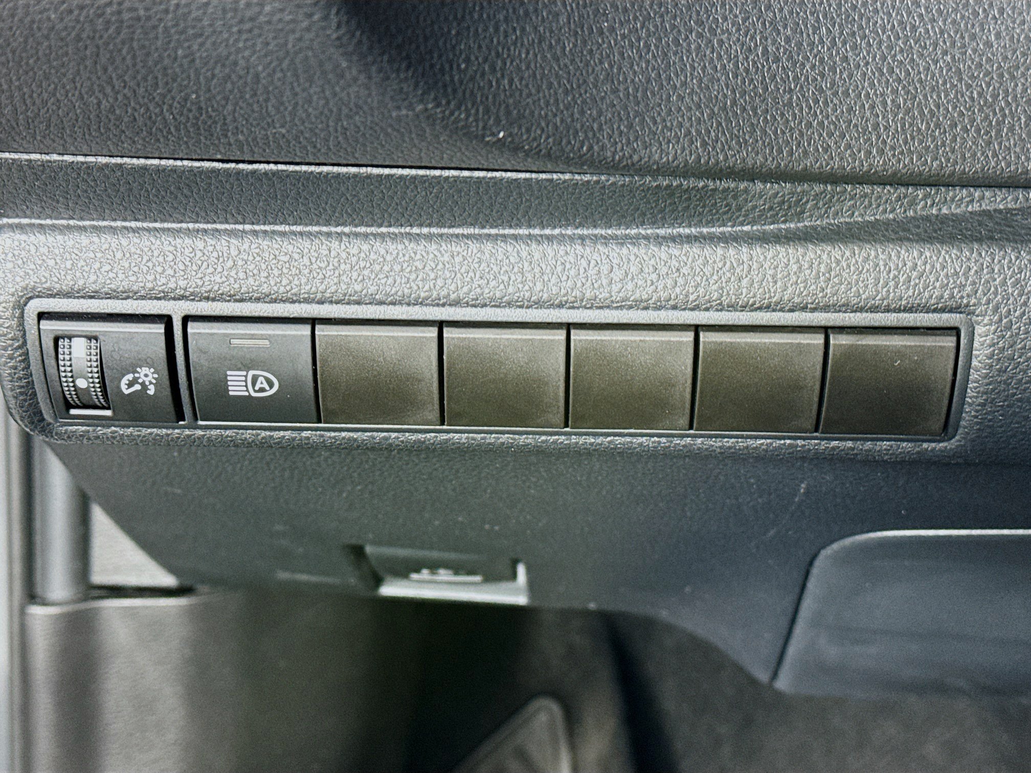 Certified 2024 Toyota Corolla LE FWD image 10