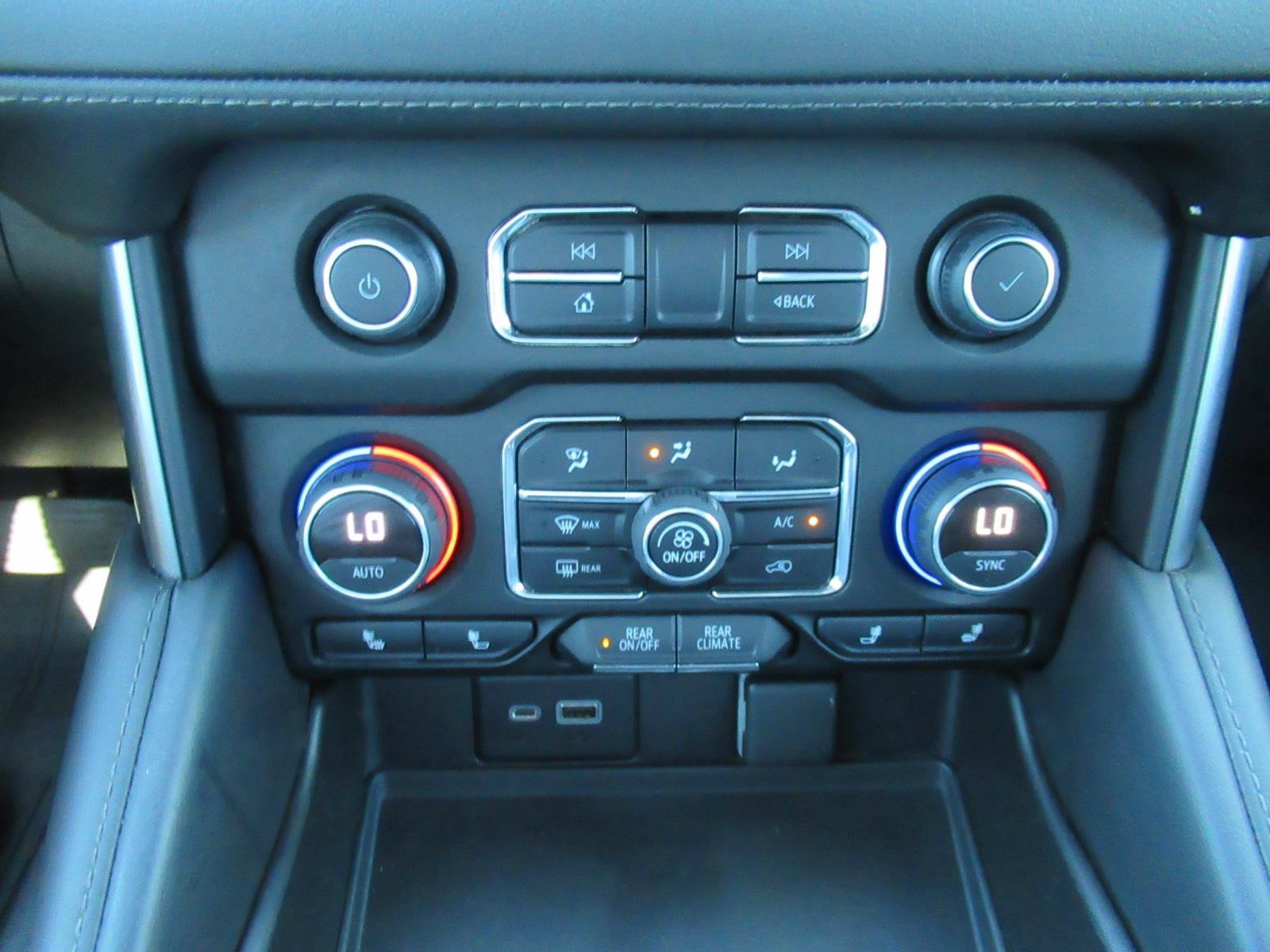Used 2021 Chevrolet Tahoe Z71 AWD/4WD image 27