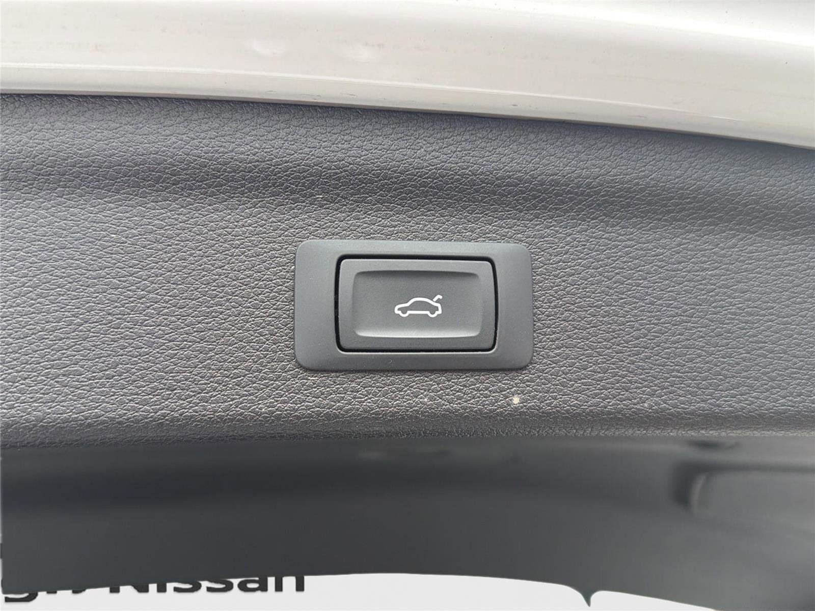 Used 2025 Audi Q3 2.0T Premium image 26