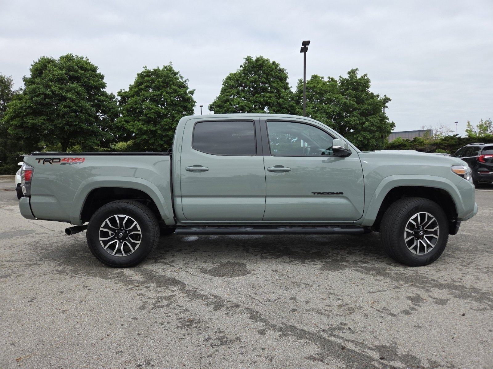 Used 2023 Toyota Tacoma TRD Sport w/ Black Out Package (TMS) AWD/4WD image 24
