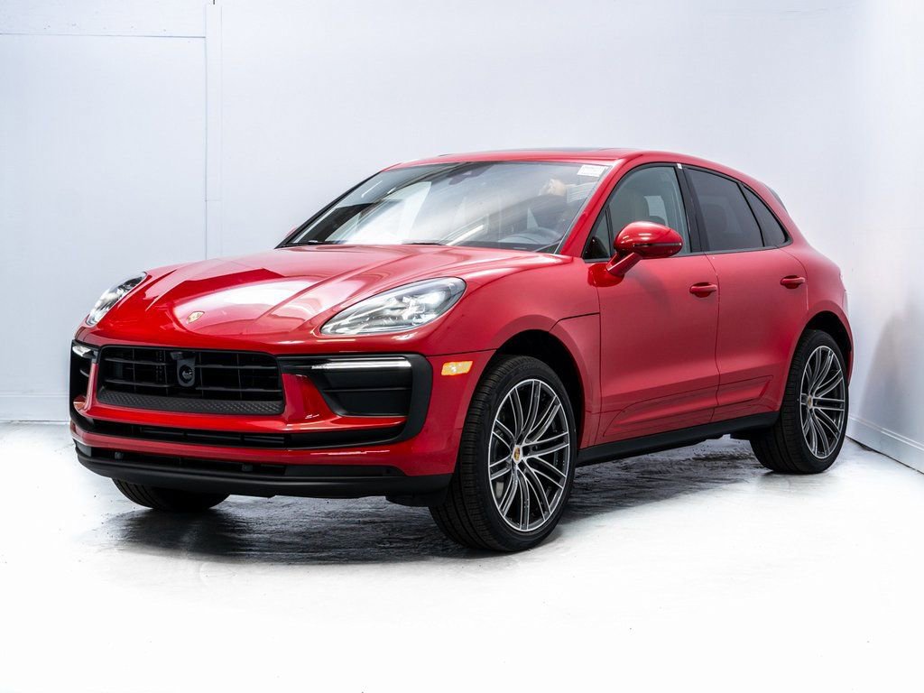 Used 2025 Porsche Macan image 1