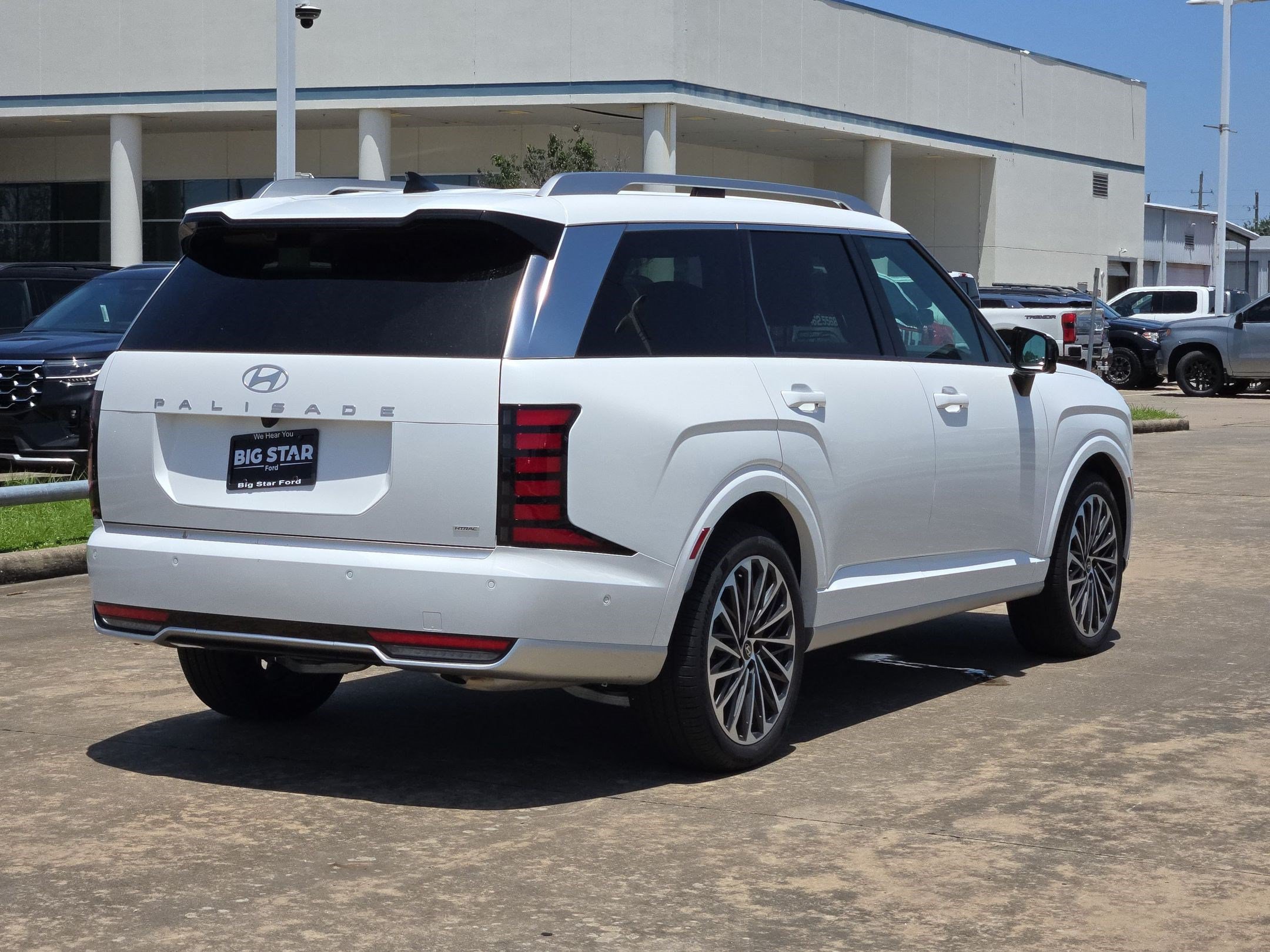 Used 2026 Hyundai Palisade Calligraphy AWD/4WD image 3