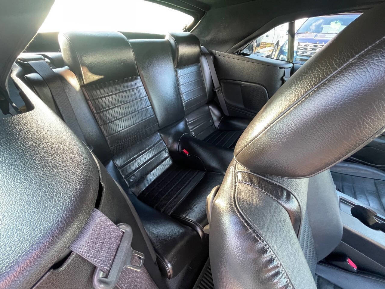 Used 2006 Ford Mustang GT RWD image 36