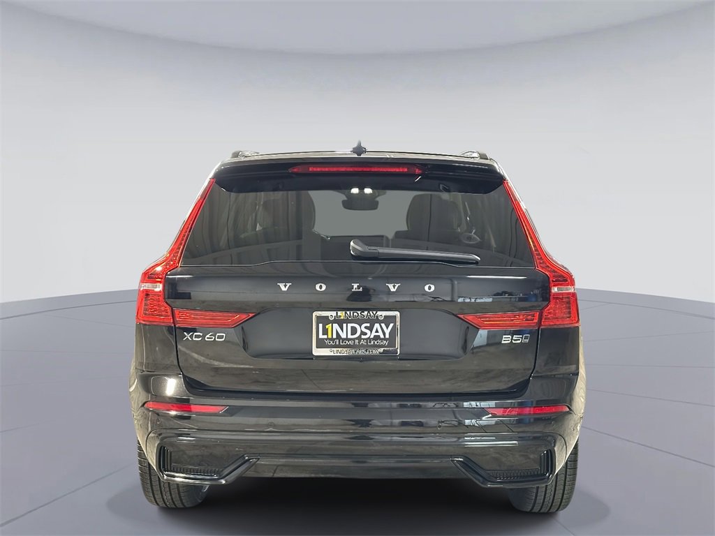 Used 2025 Volvo XC60 B5 Plus image 8