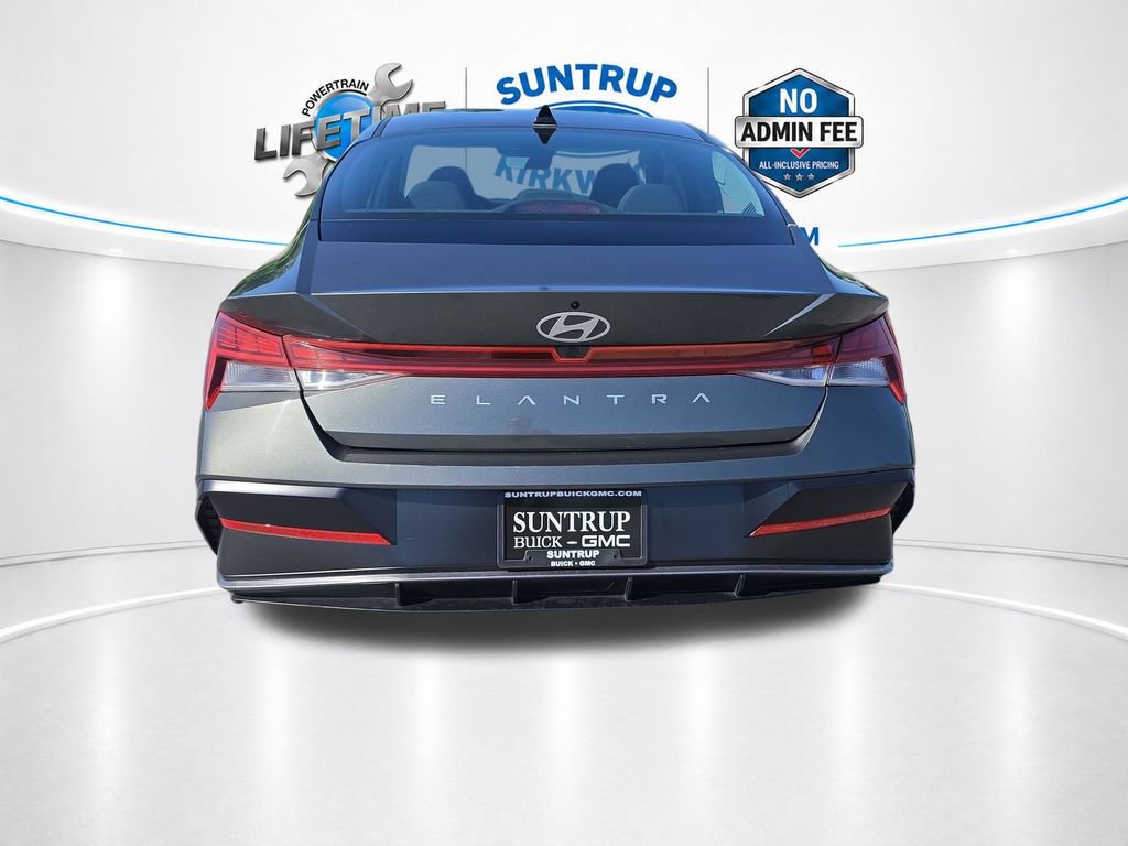 Used 2025 Hyundai Elantra SEL FWD image 4