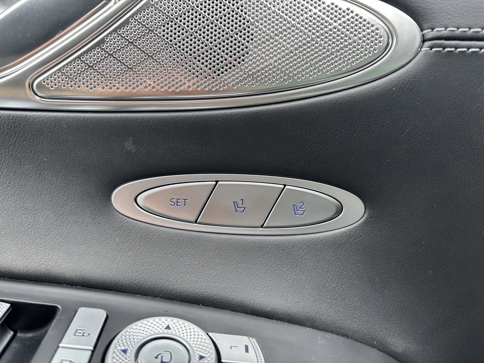 Used 2024 Genesis GV70 2.5T w/ Select Package image 13