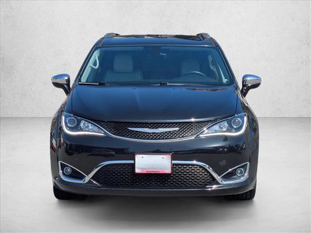 Used 2017 Chrysler Pacifica Limited w/ UConnect Theater Package FWD image 2