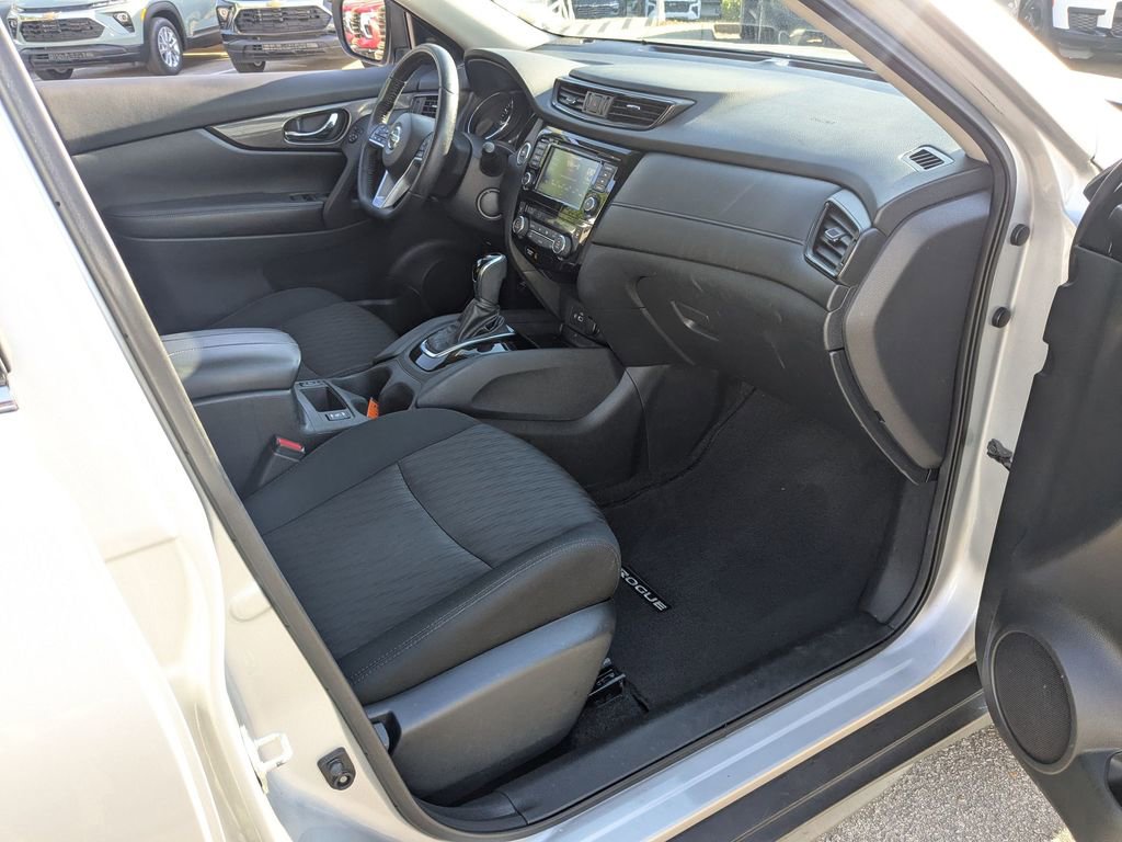 Used 2019 Nissan Rogue SV AWD/4WD image 35