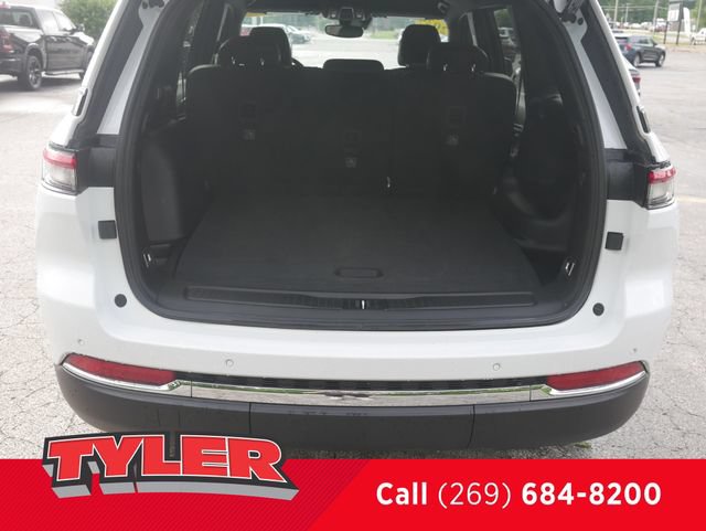 Certified 2024 Jeep Grand Cherokee Limited AWD/4WD image 17