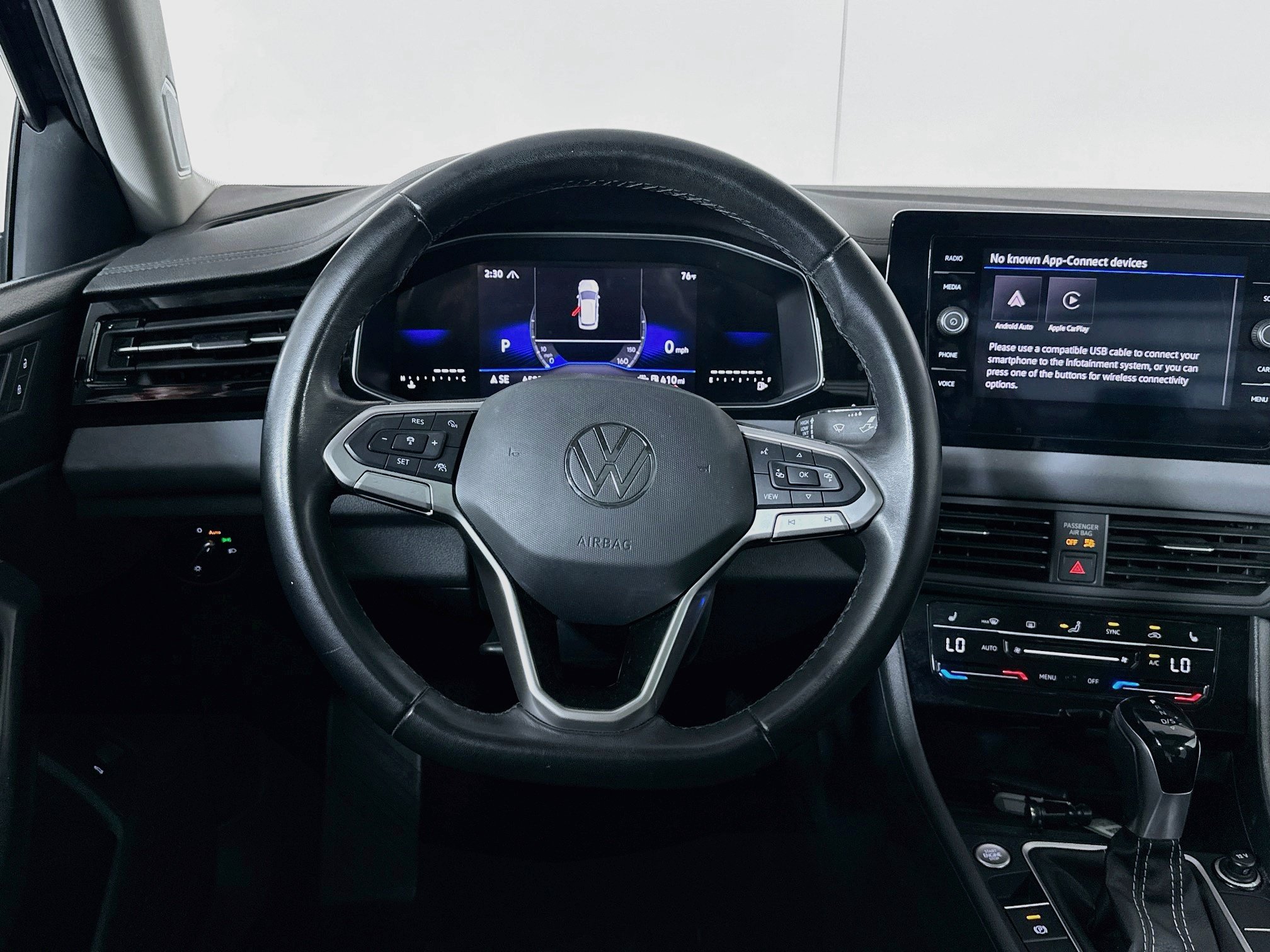 Used 2025 Volkswagen Jetta SE FWD image 18