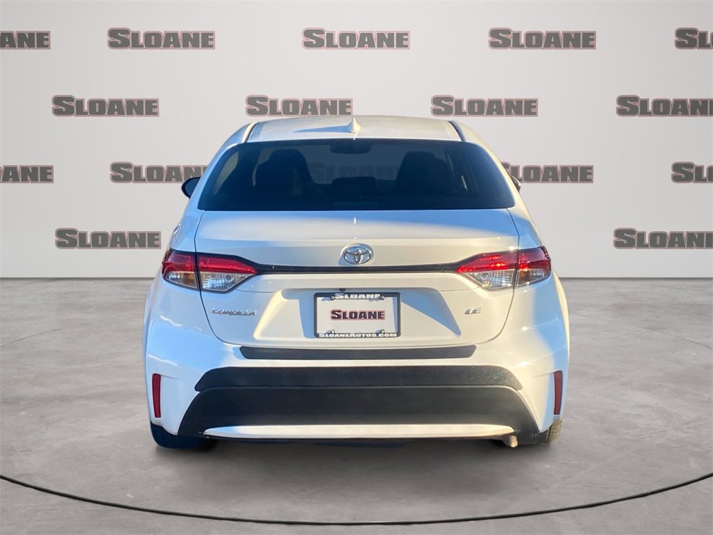 Used 2022 Toyota Corolla LE image 4