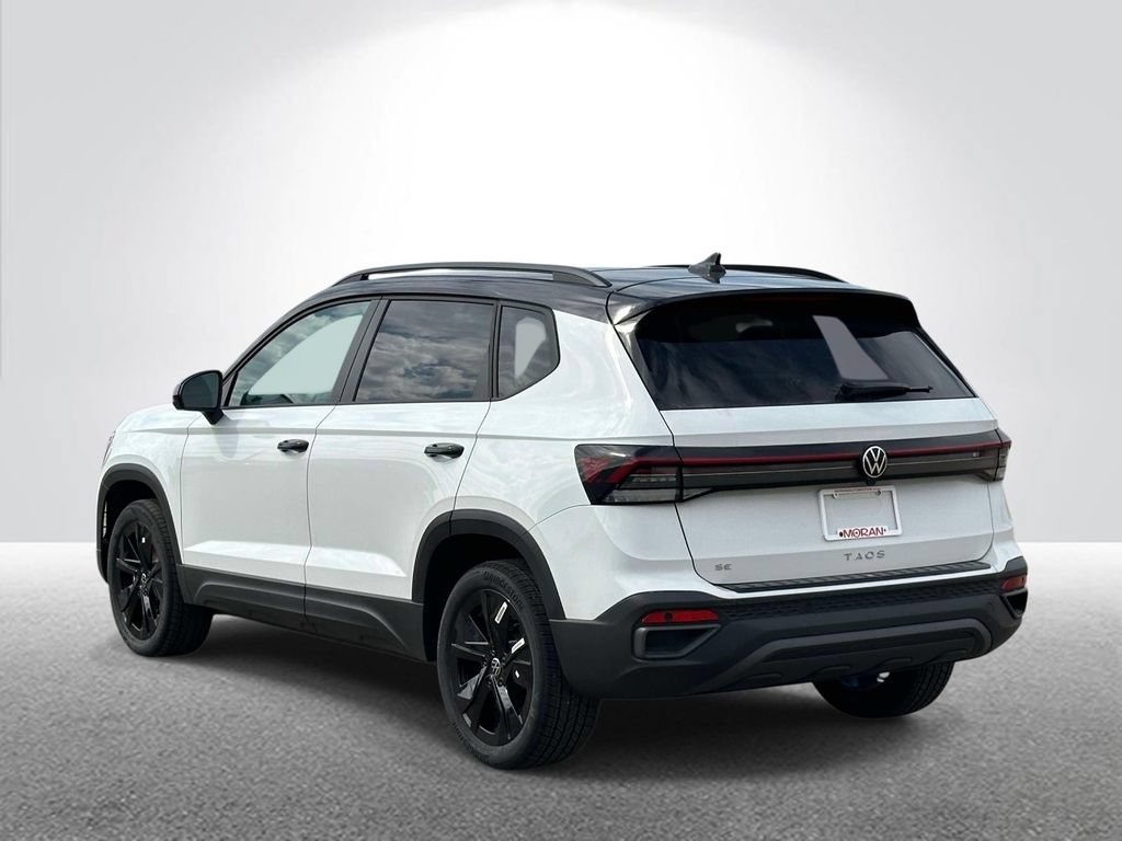New 2025 Volkswagen Taos SE FWD image 3