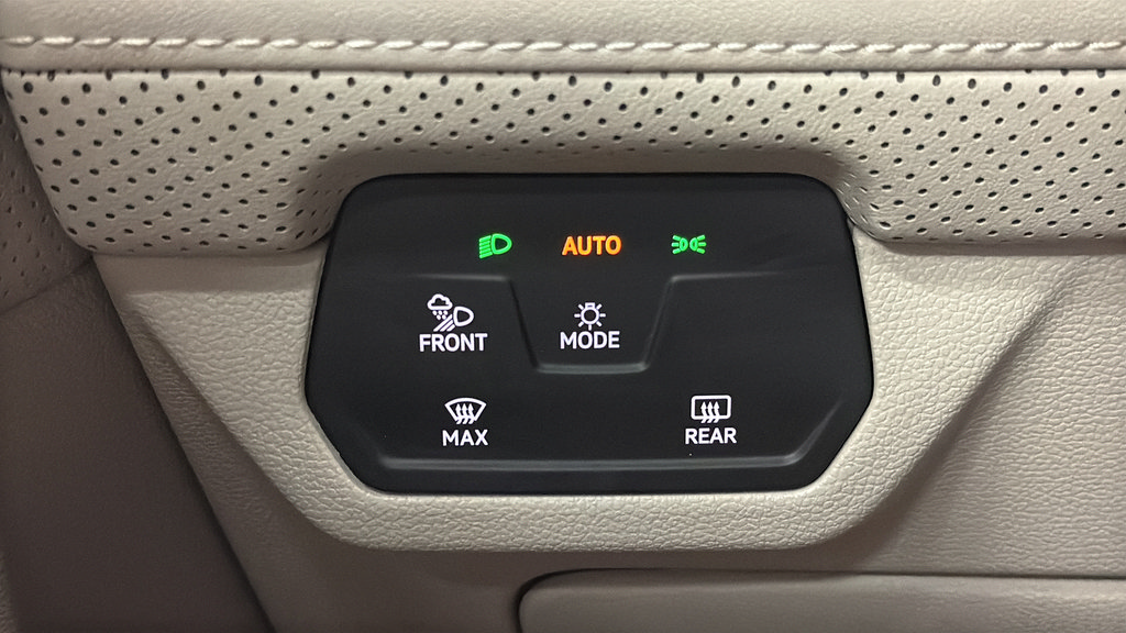 Used 2025 Volkswagen Atlas SEL Premium R-Line AWD/4WD image 33